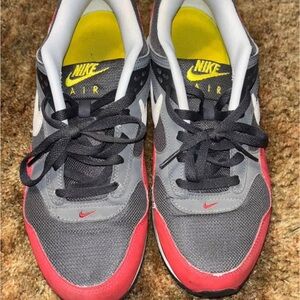 Nike Men’s Air Sneakers - Gray and Red